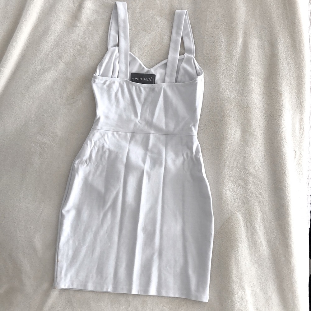 Dress - Picture 2 of 3